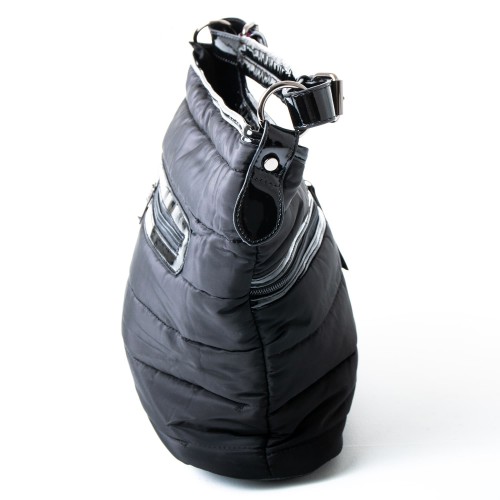Dámska móda, doplnky - Šušťáková kabelka s latexovými doplnkami - čierna