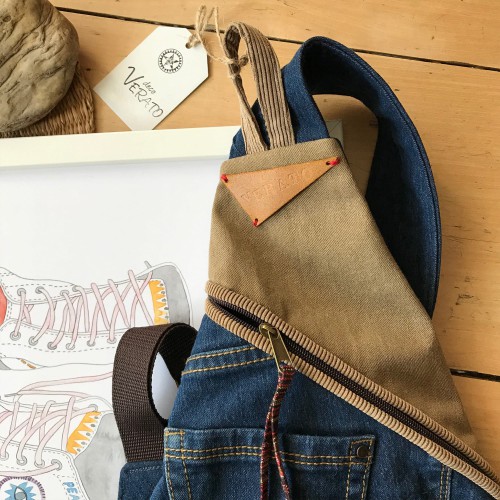 Dámska móda, doplnky - Verato Džínsový crossbody batôžtek s jedným popruhom