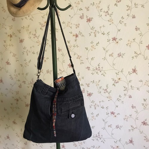 Dámska móda, doplnky - Verato Džínsová kabelka s pruhovanými gombíkmi