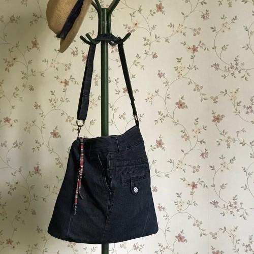 Dámska móda, doplnky - Verato Džínsová kabelka s pruhovanými gombíkmi