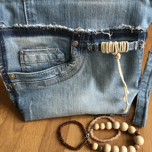 Dámska móda, doplnky - Verato Kozmetická taška džínsová s pútkom