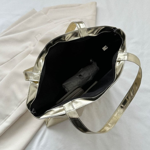 Dámska móda, doplnky - Módna metalická taška