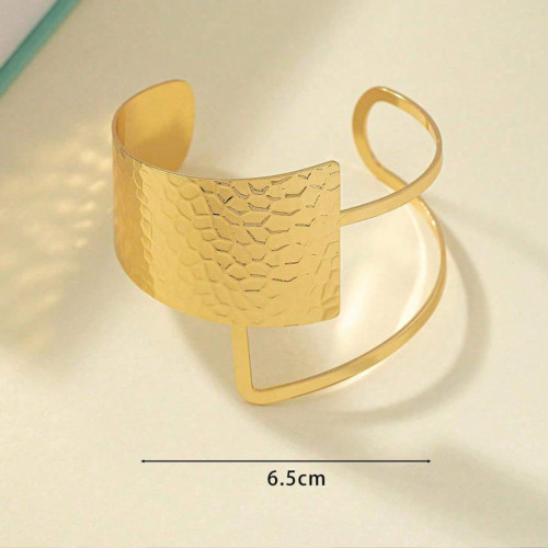Dámska móda, doplnky - Módny geometrický náramok s manžetou