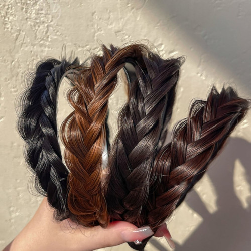Predlžovanie vlasov, účesy - Vlasová čelenka s pleteným vrkôčikom