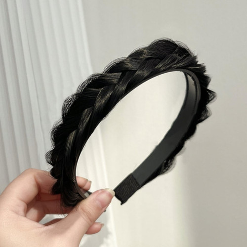 Predlžovanie vlasov, účesy - Vlasová čelenka s pleteným vrkôčikom