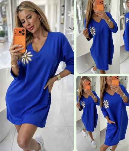 Dámska móda, doplnky - Dámska šatovka s kvetom a vreckami - modrá