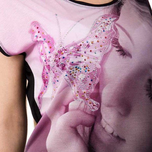 Dámska móda, doplnky - Čierno - ružové tričko s motívom motýľa